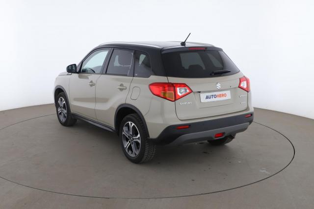 Suzuki Vitara image 8