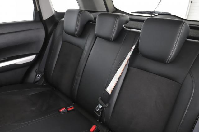 Suzuki Vitara image 1