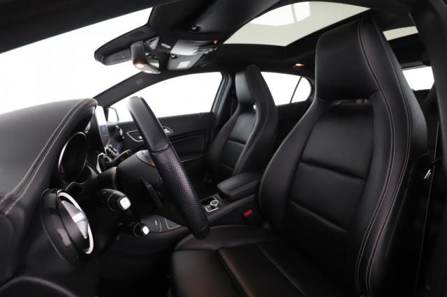 Mercedes Benz Gla image 4
