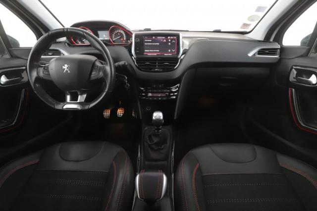 Peugeot 2008 image 3