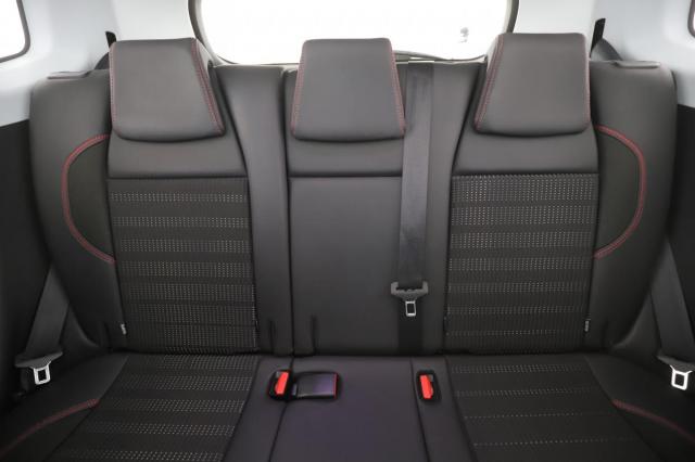 Peugeot 2008 image 5