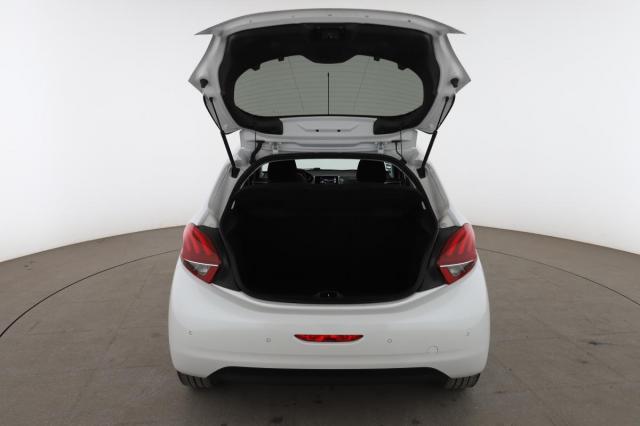 Peugeot 208 image 7