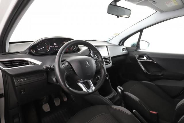 Peugeot 208 image 1