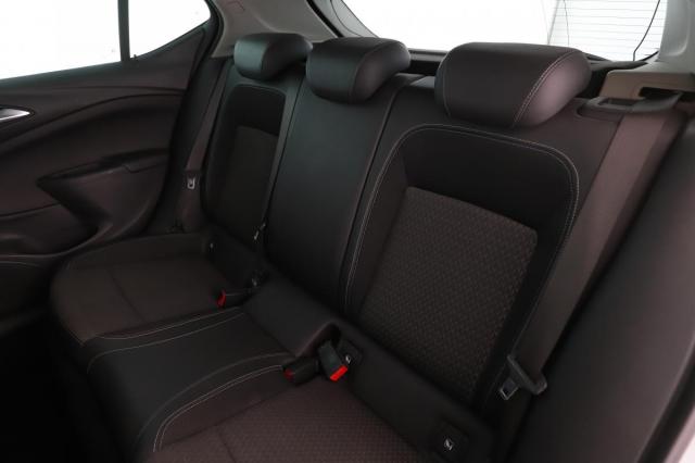 Opel Astra image 2
