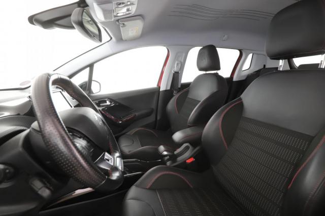 Peugeot 2008 image 9