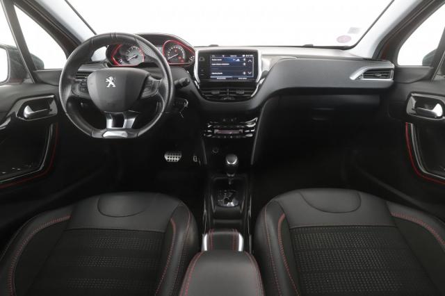 Peugeot 2008 image 8