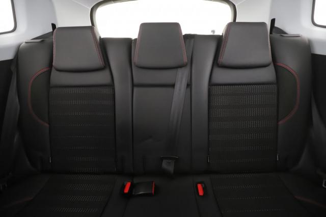 Peugeot 2008 image 3