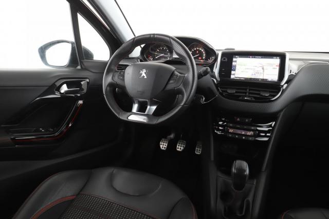 Peugeot 208 image 6