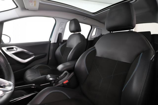 Peugeot 2008 image 9