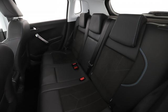 Peugeot 2008 image 3