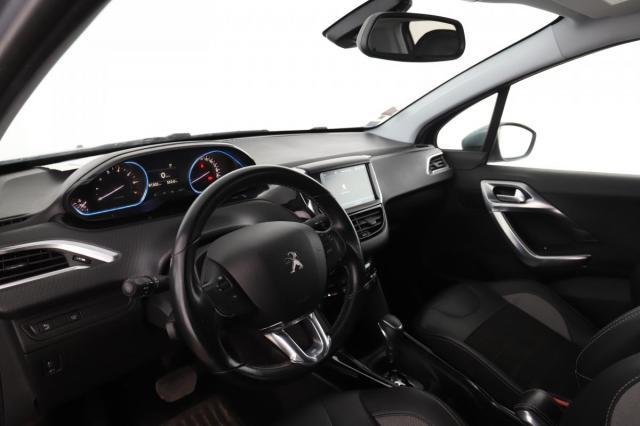 Peugeot 2008 image 8