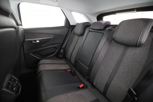 Peugeot 3008 image 8
