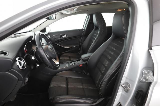 Mercedes Benz Gla image 9