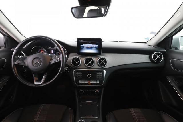 Mercedes Benz Gla image 1