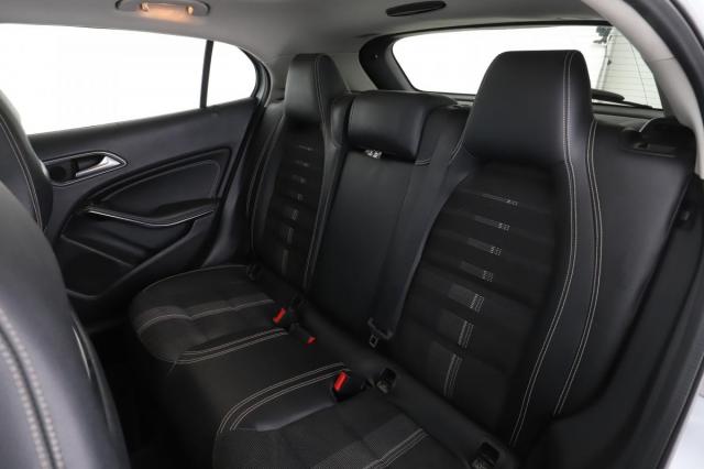 Mercedes Benz Gla image 4