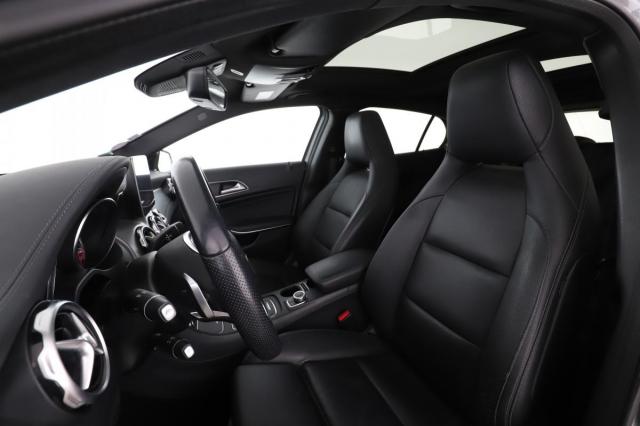Mercedes Benz Gla image 1