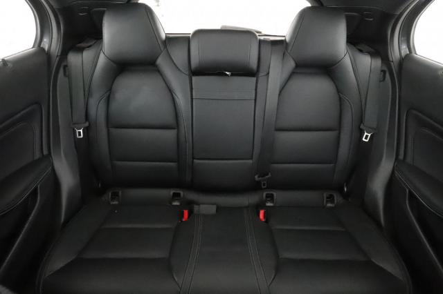 Mercedes Benz Gla image 3
