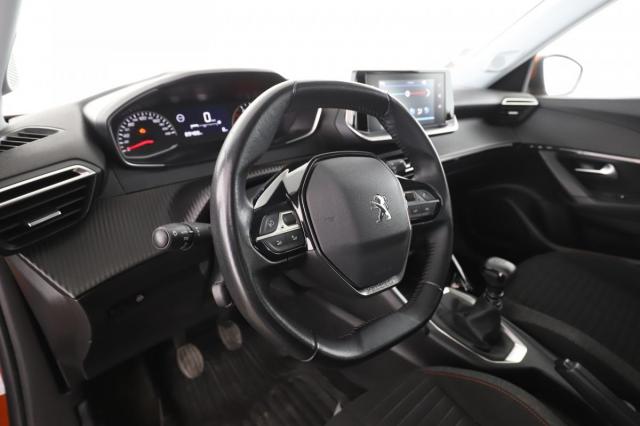 Peugeot 2008 image 2