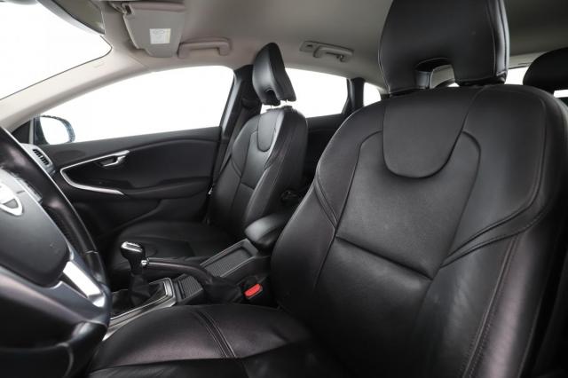 Volvo V40 image 1