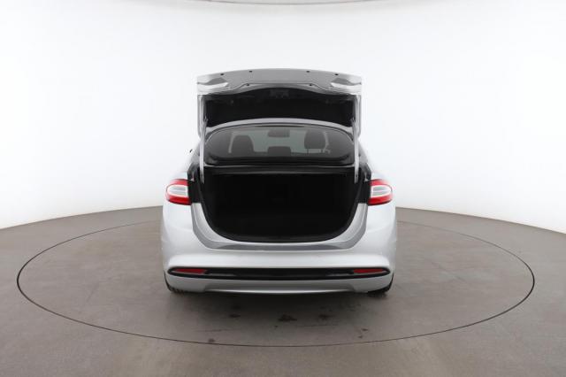 Ford Mondeo image 2