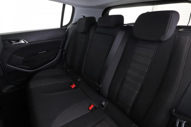 Peugeot 308 image 6
