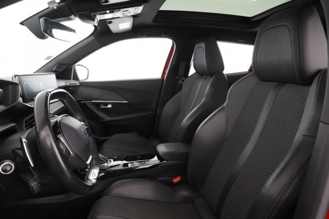 Peugeot 2008 image 3