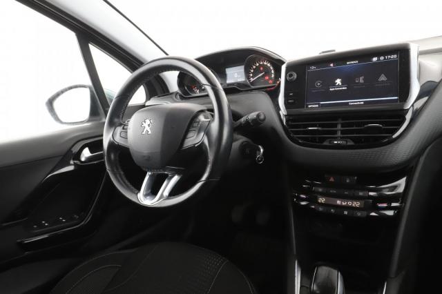 Peugeot 208 image 8