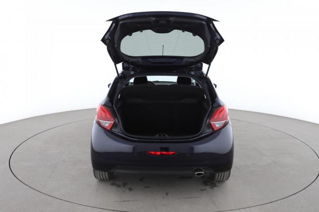 Peugeot 208 image 7