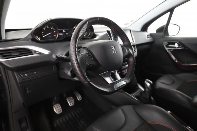 Peugeot 208 image 5