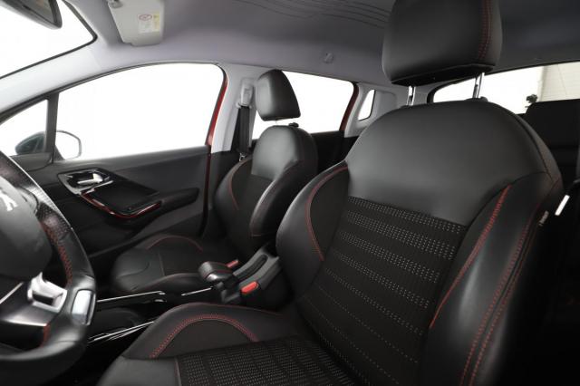 Peugeot 2008 image 9