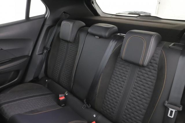 Peugeot 2008 image 9
