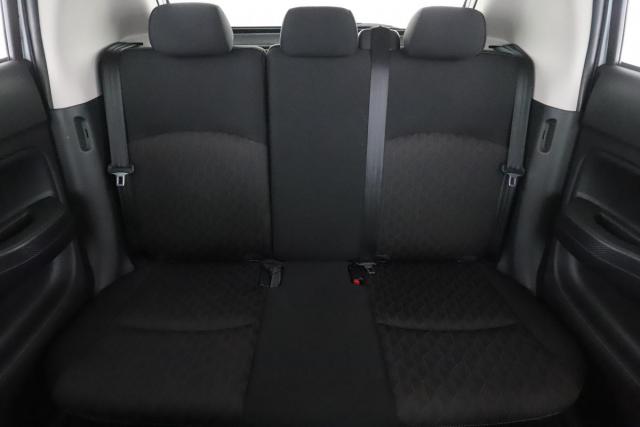 Mitsubishi Space Star image 8
