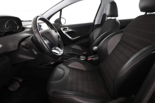 Peugeot 2008 image 3