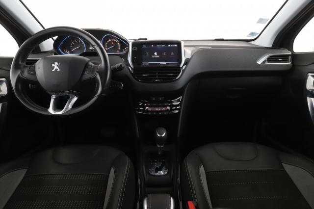 Peugeot 2008 image 8