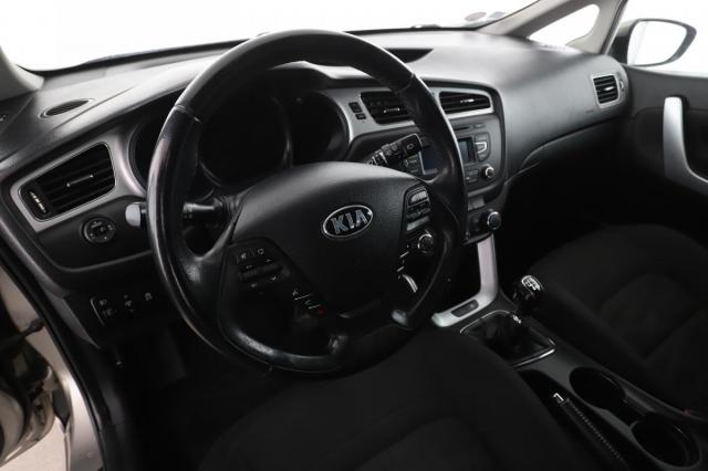 Kia Cee'D_sw image 5
