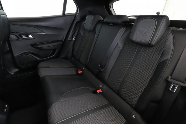 Peugeot 2008 image 2