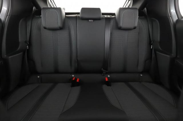 Peugeot 208 image 9