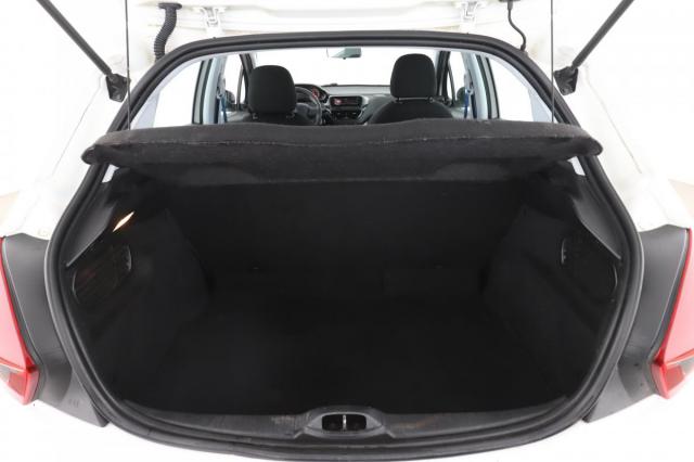 Peugeot 208 image 1