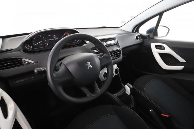 Peugeot 208 image 5