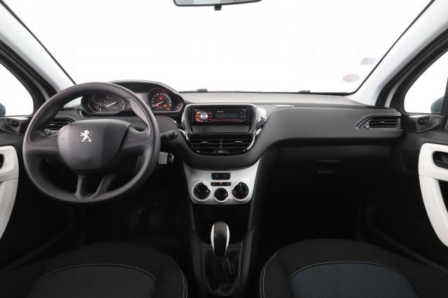 Peugeot 208 image 6