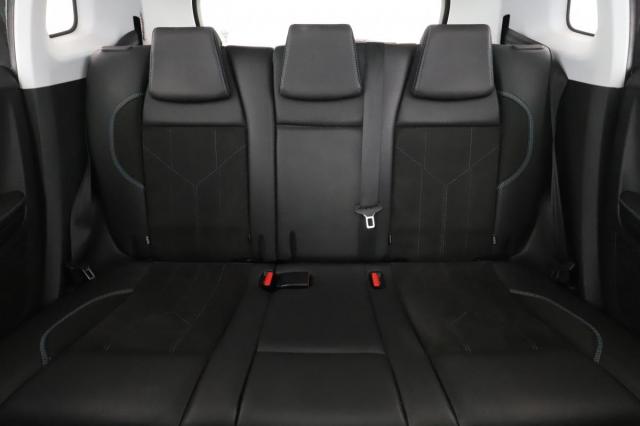 Peugeot 2008 image 8