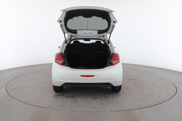Peugeot 208 image 2