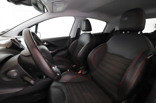 Peugeot 208 image 6