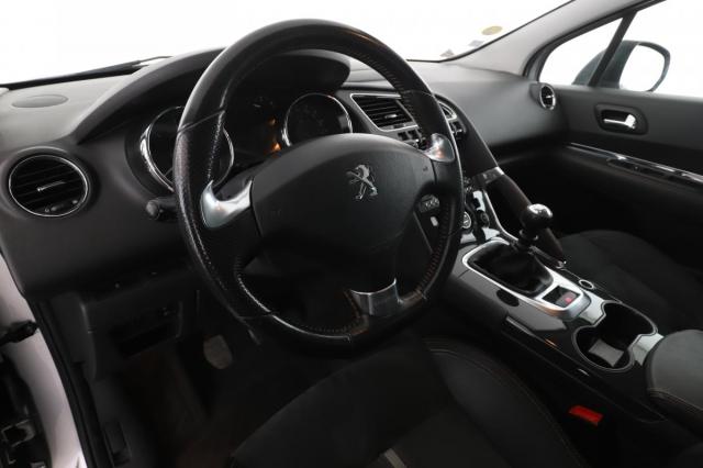 Peugeot 3008 image 3