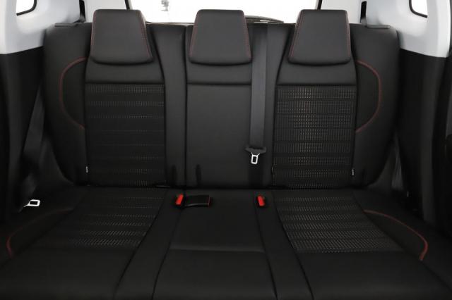 Peugeot 2008 image 3