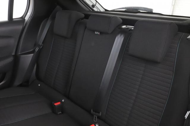Peugeot 208 image 6