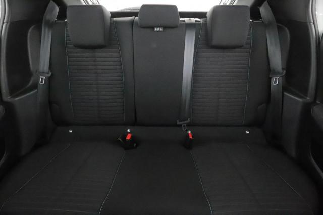 Peugeot 208 image 8
