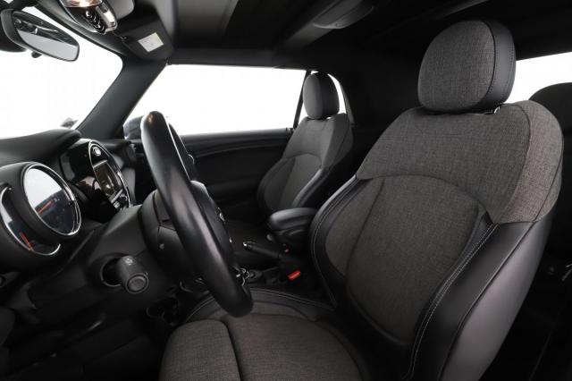 Mini Cabrio image 3