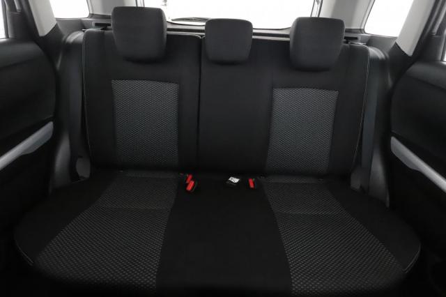 Suzuki Vitara image 2