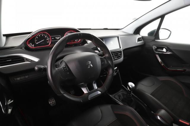 Peugeot 2008 image 9